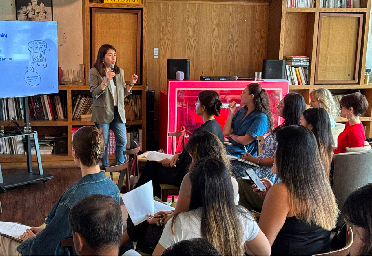 Gallup-Certified Strengths Coach Shu Yi Goh (Goh Shu Yi) facilitating a CliftonStrengths workshop in Singapore for The Strengths Co. — hands-on values and strengths reflection exercise.